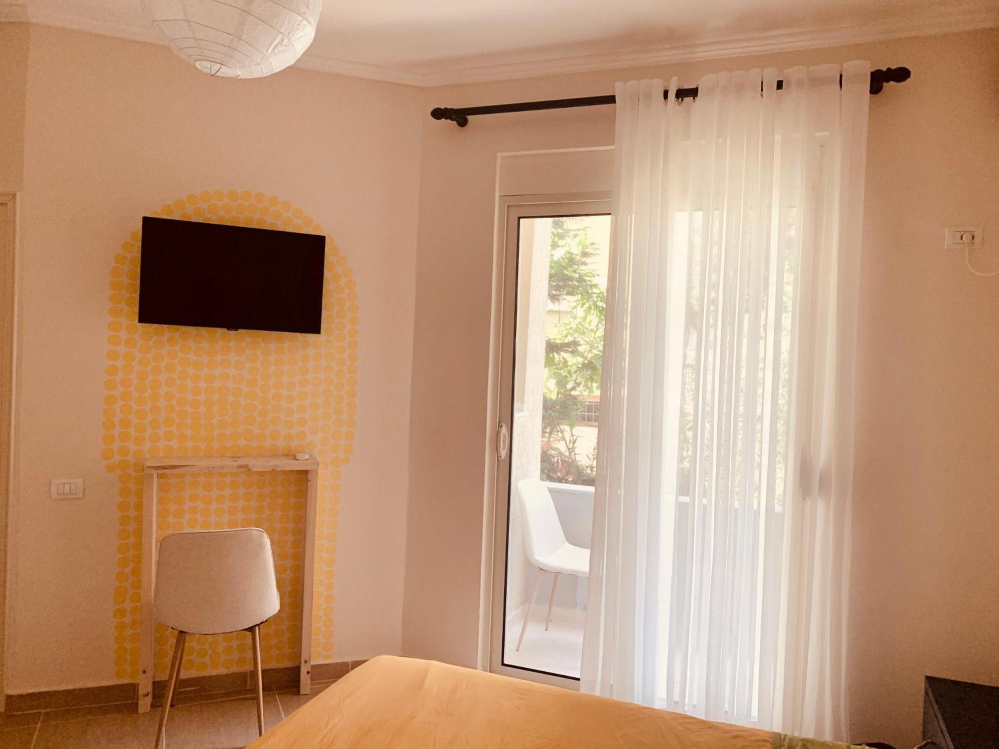 Aparthotel Family Tree - Quiet Area - Self Check In Golem  Exterior foto